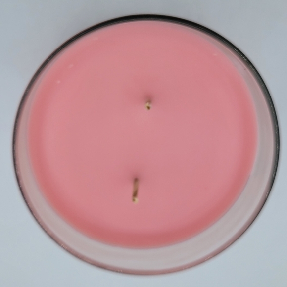 Yankee candle Sweet Pink 2014 Limited Edition Candle - Picture 2 of 4